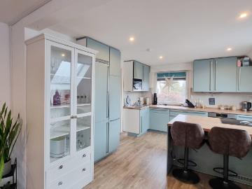 Wohnung mieten in Friedrichsdorf, Gütersloh - Büroraum