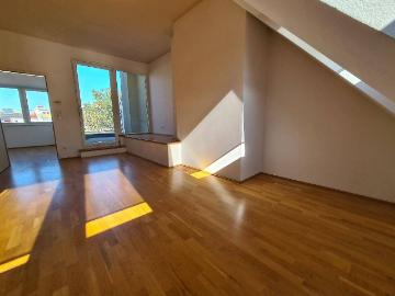 Maisonettewohnung mit 3,6% Rendite unbefristet vermietete 3 Zimmer Wohnugn mit Innenhofterrasse