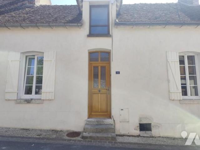 MAISONNETTE 45 m2 AVEC COUR FERRIERRES