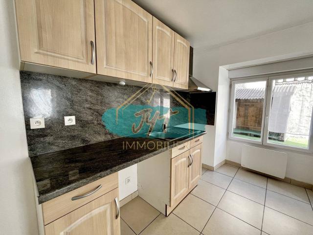 MAISONNETTE EN TRIPLEX + TERRASSE ET PARKING FONTENAY EN PARIS