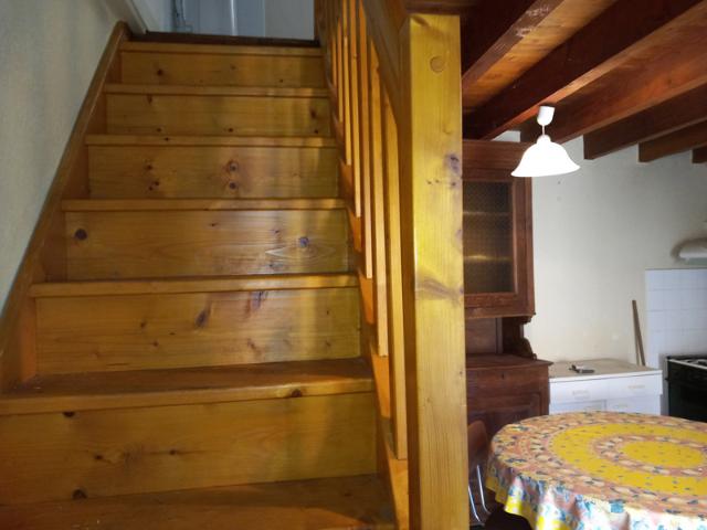 Maisonnette en pierres, ~26m2 hab façade enduite, 2 pièces