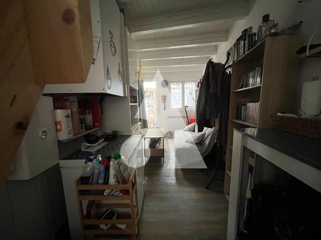 Maisonnette meublée à Coulon avec cour exterieure fermèe 1pièce 26.81 m2