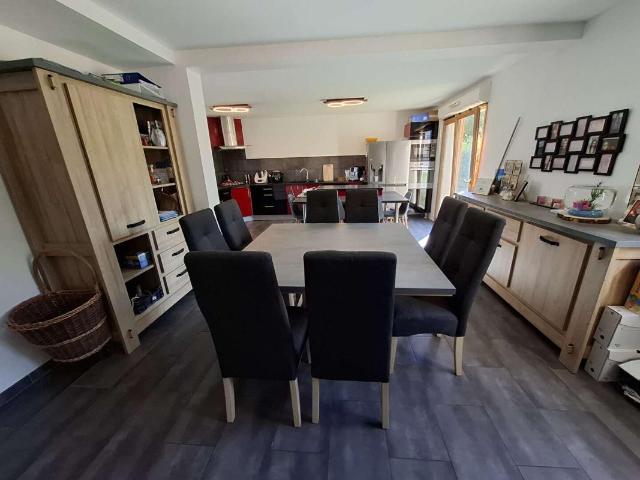 Maison/Pavillon proche LA FERTE VIDAME 9 pièce s 137.19 m2 avec terrain 1355m²