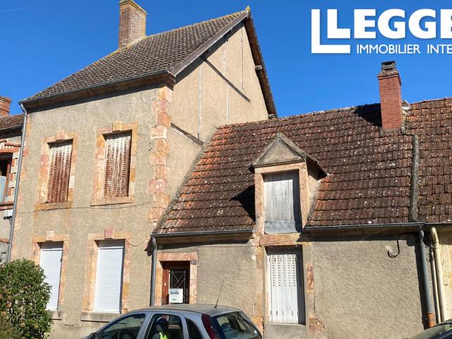 Maisons mitoyenne dans le village de Cher, avec 4 chambres, grange attenante et combles aménageables