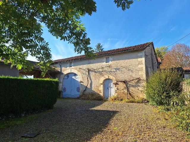 Maisons de campagne dependances et terrain 100m² Valence