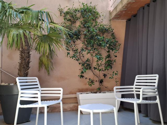 Maisons de village climatisées en Méditerranée, vendues meub. 127m² Escales