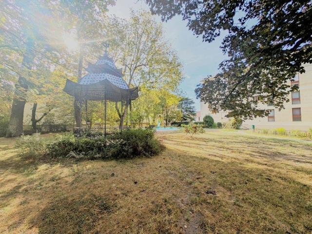 Maisons Laffitte 13 min RER Un studio meublé de 16 m²