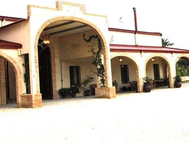 Exclusiva Finca Resort con Hípica de Gran Lujo a 5 min de Alicante