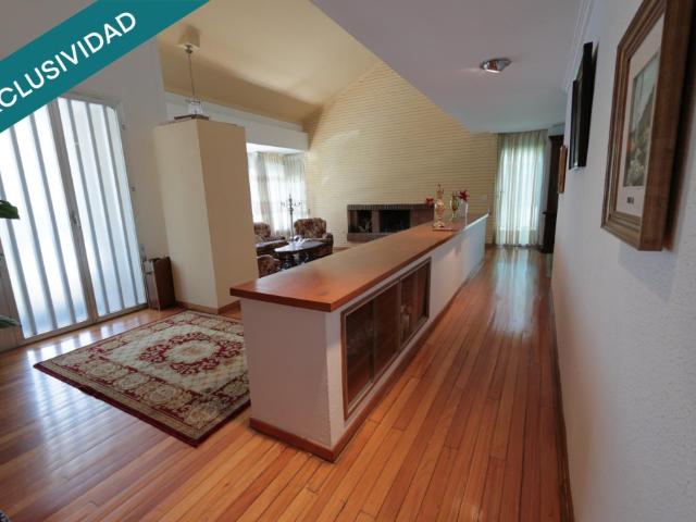 Majestuosa Residencia en O Barco de Valdehorras: 484 m² de Elegancia y Jardín Urbanizable