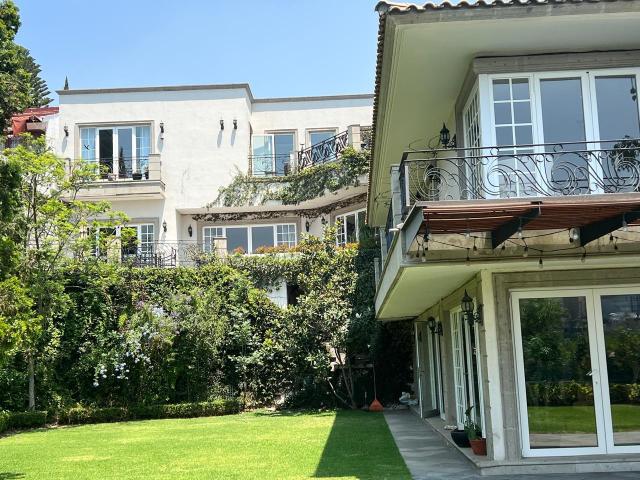 MAJESTUOSA VENTA CASA EN BOSQUE DE CAFETOS