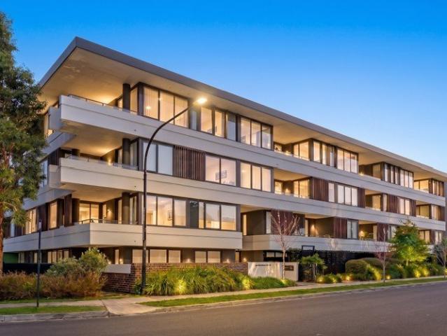 MAJESTIC WHERE STYLE MEETS CONVENIENCE, LUXURY EMBRACES COMFORT