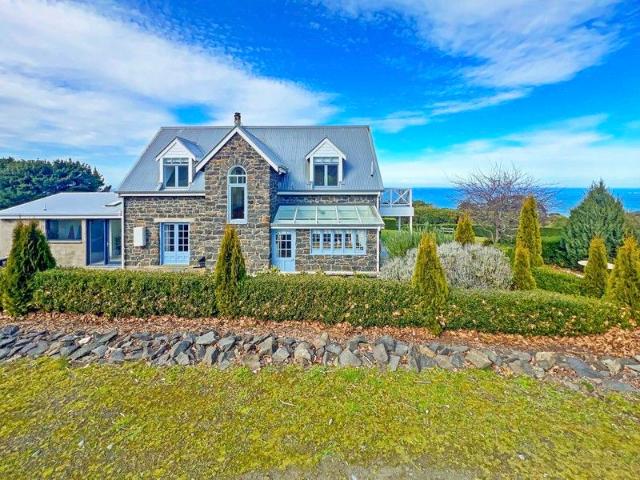 MAJESTIC COASTAL COUNTRY ESTATE