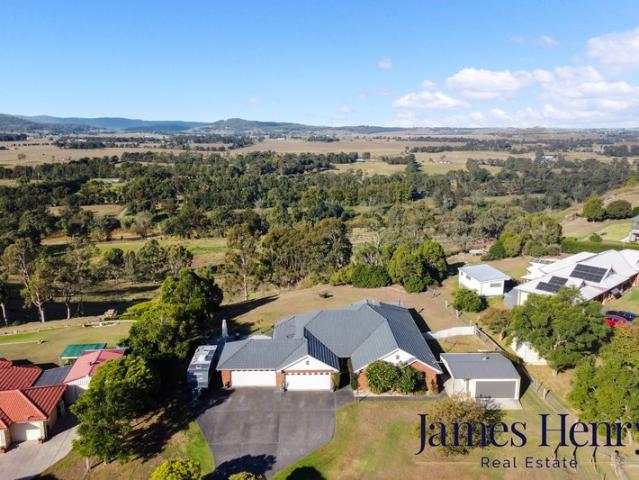 MAJESTIC FAMILY LIVING WITH BREATHTAKING VALLEY VIEWS 97 Orient Street Greta