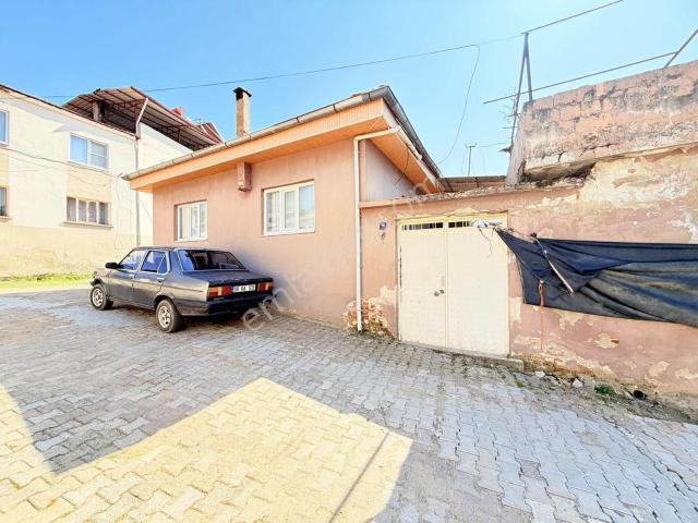 Majestic Manors İsabeylide Satılık Geniş Bahçeli Müstakil Ev