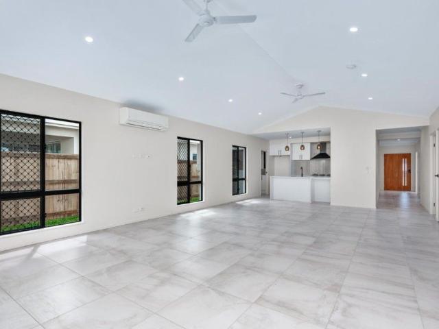 MAJESTIC MASTERPIECE– SOUGHT AFTER LOCATION IN THE PALMS