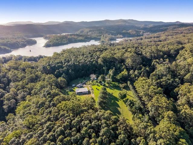 Majestic Retreat with Dual Occupancy Surrounded By Nature