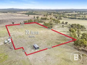 Majorca Lifestyle: Versatile 20 Acre Rural Retreat with Massive Shed!