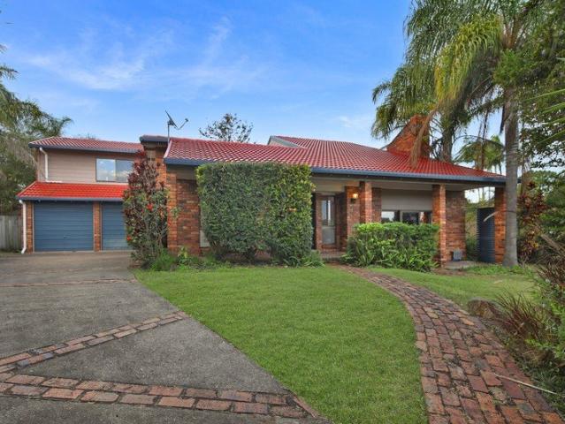 Make life long memories in this prestigious Westlake family home. Open Home Saturday 25th July 12:15pm 1:00pm