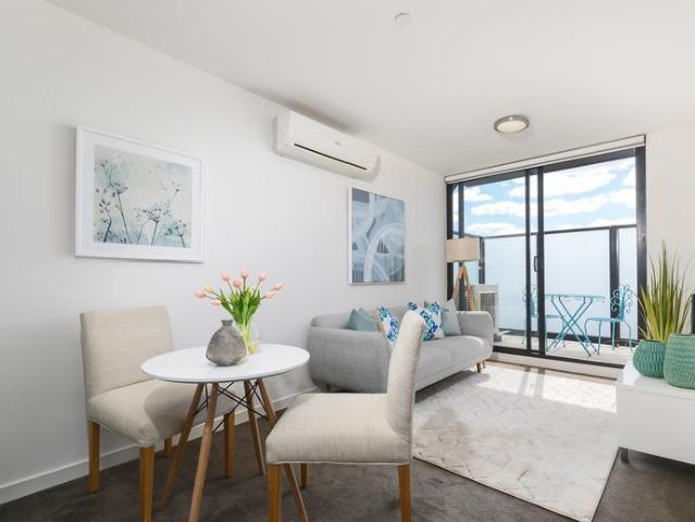 Make Your Move To Pier Street!
