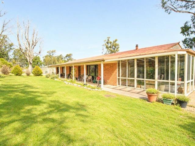 FAMILY LIFESTYLE PROPERTY AT TAMBO UPPER