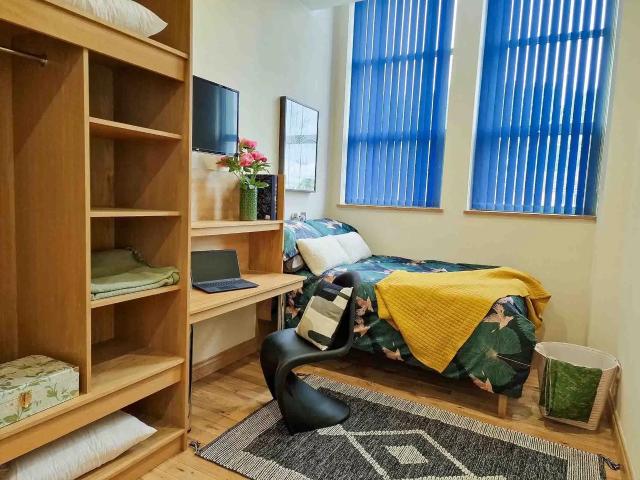 Makkah House, Nottingham Has an Apartment