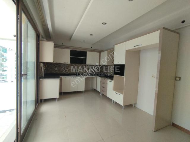 Makro Life Gayrimenkul'den Aram Tigran Caddesinde Acil Satılık 4+1 Lüks Daire