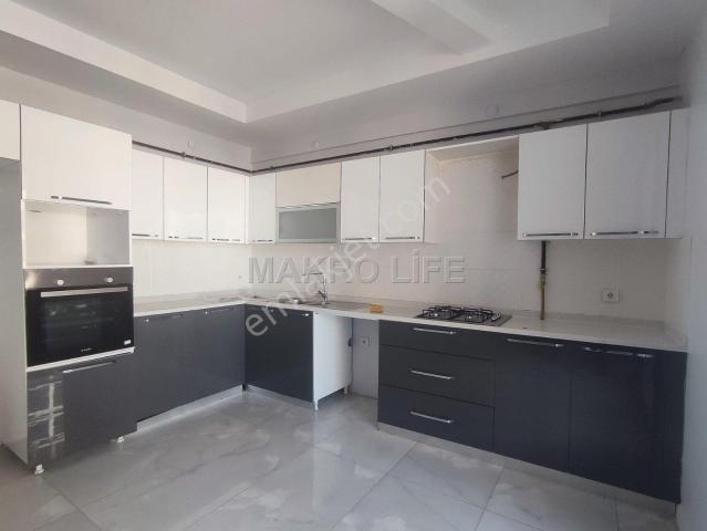 Makro Life Gayrimenkul'den Radison Otel Arkası Kiralık 3+1 Daire