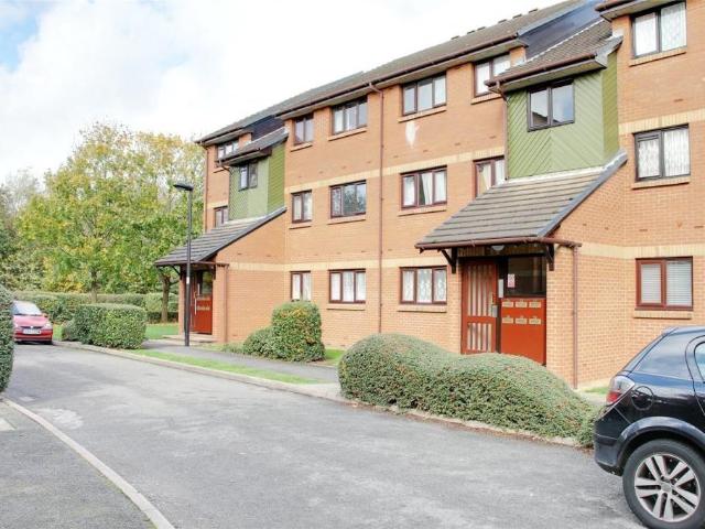 Maltby Drive, Enfield 1 bed flat to rent £1,425 pcm £329 pw