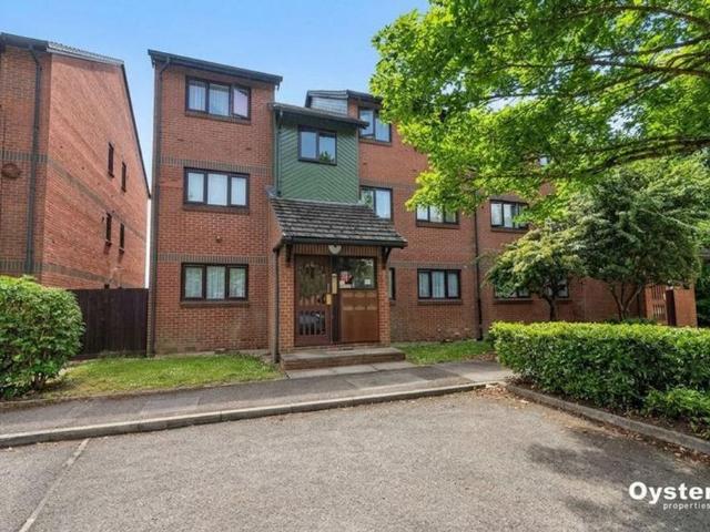 Maltby Drive, Enfield, EN1 2 bed flat to rent £1,625 pcm £375 pw