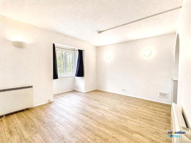 Maltby Drive, Enfield EN1, Studio to rent, £1,200 pcm | PrimeLocation