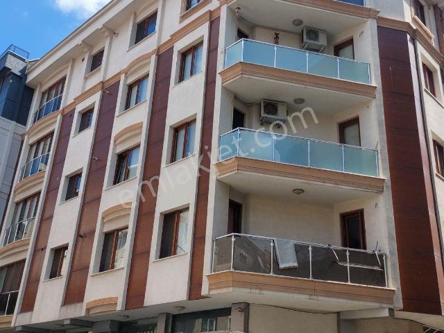 Maltepe Merkezde Genç Binada 120m2 1.kat Temiz Daire