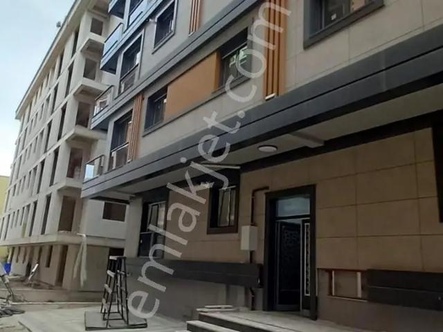 Maltepe Minibüs Yoluna İkinci Bina Da Kiralık Sıfır Daire