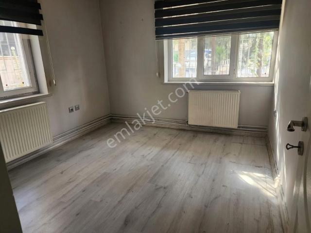 Maltepe Neyzen Tevfik Sokak'ta 3+1 Yapılı Kiralık Daire