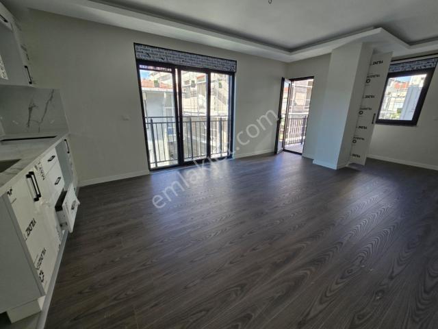 Maltepe Bağdat Cad. Sıfır 2+1 Otoparklı,ebeveyn Banyolu Daire
