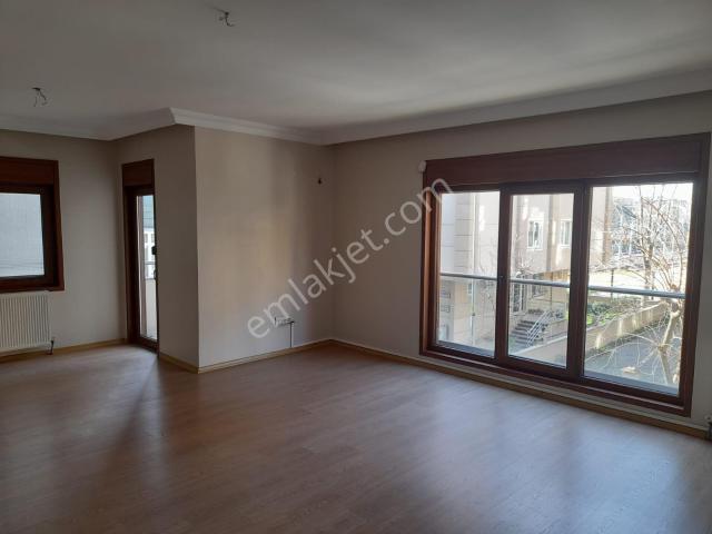 Maltepe Bağlarbaşı Minibüs Yolu Alt Tarafında Yeni Kiralık 3+1