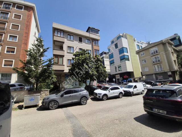 Maltepe Cevizli'de Metroya 3 Dk Mesafede Muhteşem Konumda.