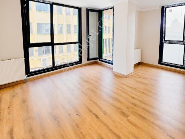 Maltepe Feyzullah Feyzullah Cd. Üzerinde Sıfır 2+1 | 68 M² Net