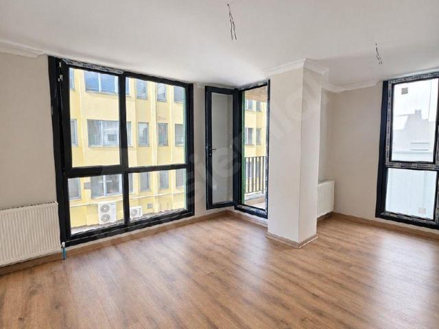 MALTEPE FEYZULLAH MAHALLESİNDE SIFIR, BALKONLU 2+1 NET 68 M2