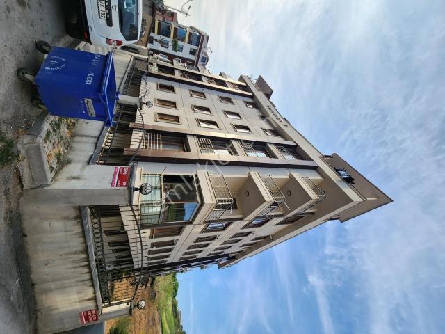 Maltepe Girne Mahallesinde Ara Kat 2+1 65 M2 Satılık Daire