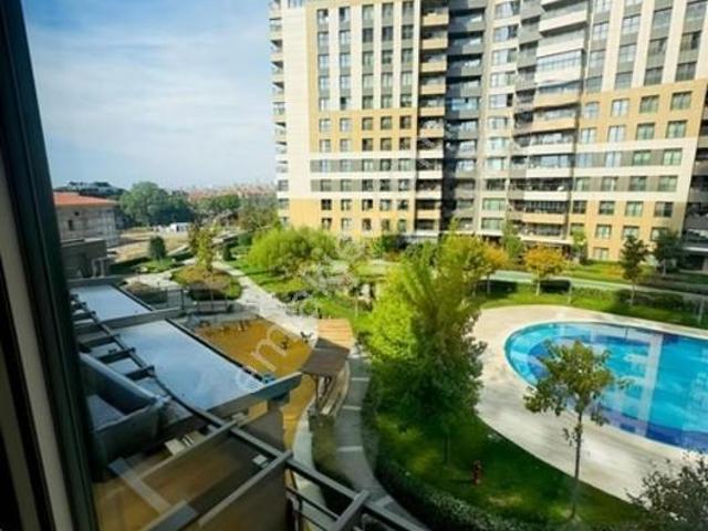 Maltepe Küçükyalı Nidapark'ta Havuz Manzaralı 2+1 Kiralık Dublek