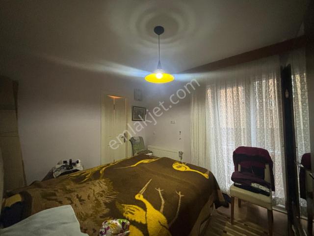 Maltepe Küçükyalı'da Oldukça Geniş Kullanışlı 3+1 Satılık Daire