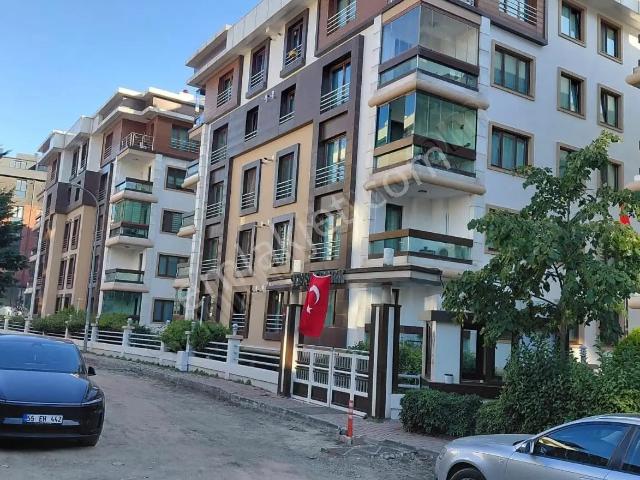 Maltepe Sunset Park Sitesinde Satılık 3+1 Daire