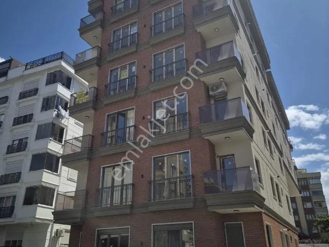 Maltepe Sgk Ya Yakın Metroya Yakın Yeni Binada Daire