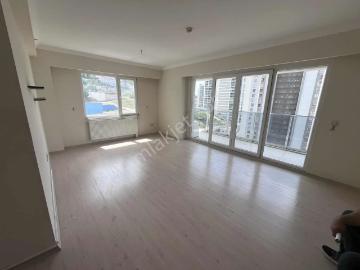 Maltepe Zümrütevler Marmaroom Sitesi 2+1 98 M2 Deniz Manzaralı
