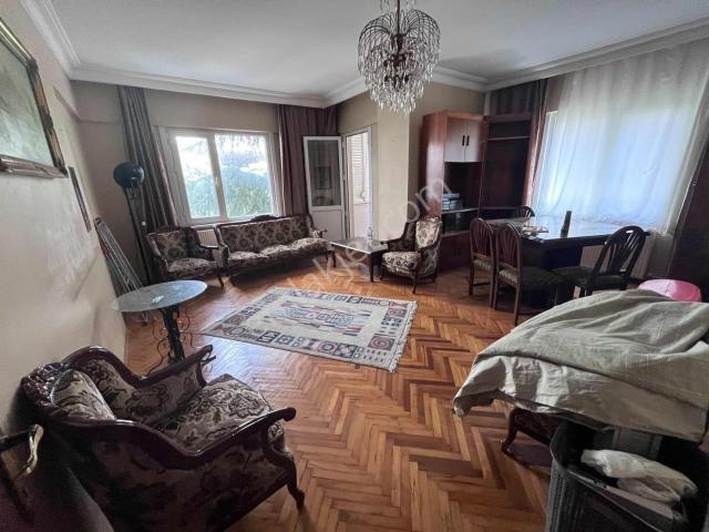 Maltepe Zümrütevlerde 3+1 Güvenlikli Site İçerisinde 4.kat Eşyal
