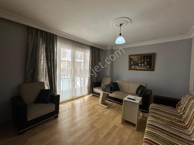 Maltepe Zümrütevler'de Arakatta Satılık 2+1 Daire