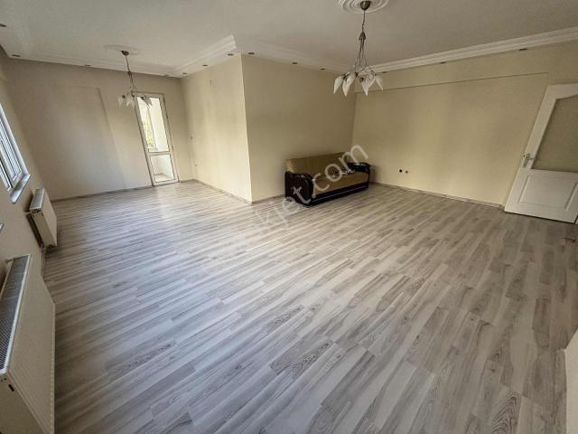 Maltepe Zümrütevlerde Arsapayı 72 M2 Zümrüt Sitesinde 3+1 Güney