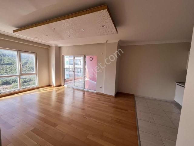 Maltepe Zümrütevlerde Full Ada Sitesi İçerisinde 2+1 Güney