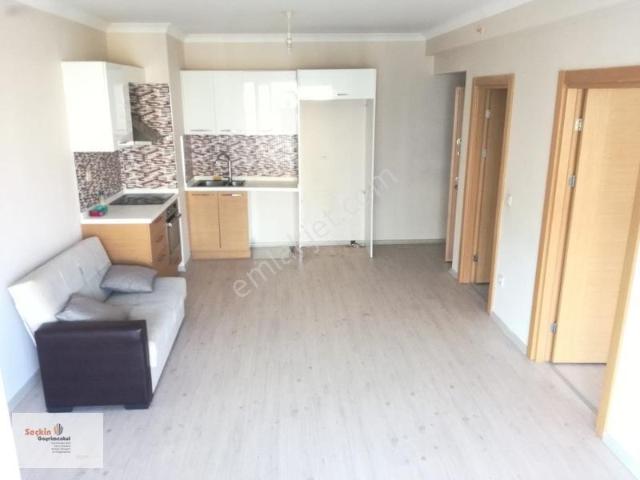 Maltepe Zümrütevlerde Marmaroom Sitesi 1+1 Güvenlikli Otoparklı