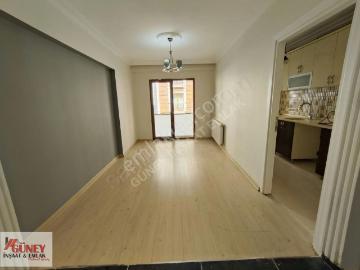 Maltepe Zümrütevler'de Satılık 2+1 Daire 65m² Net